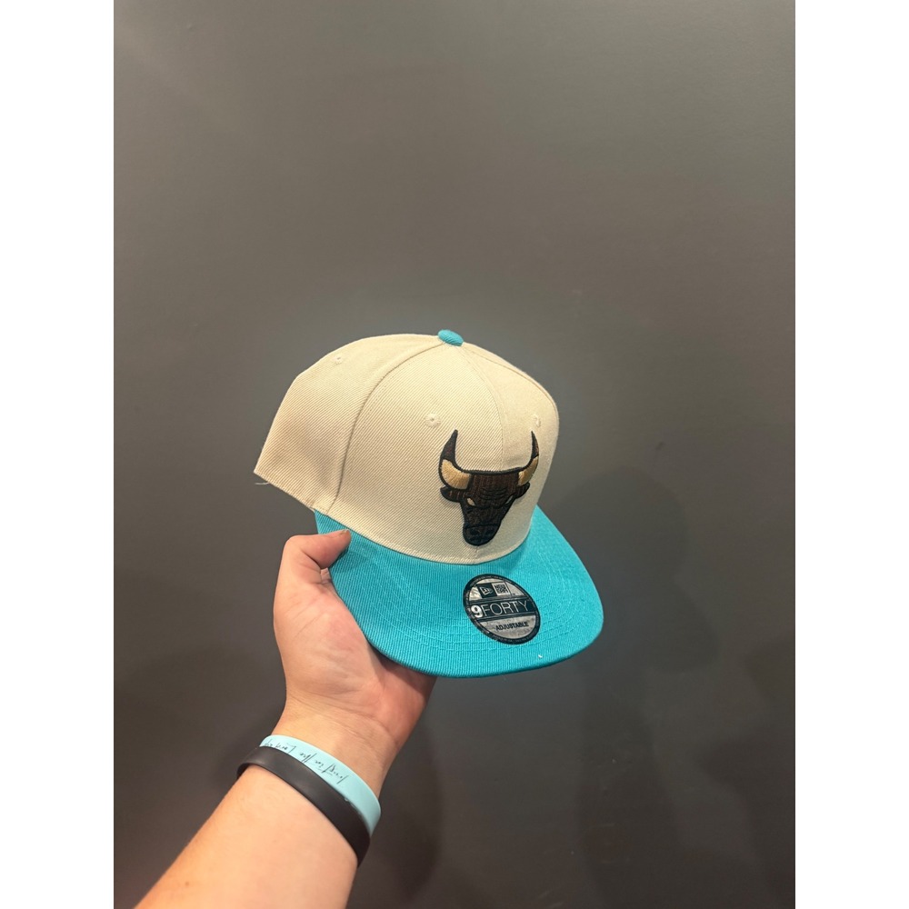 New Era Chicago Bulls 9FORTY Snapback Hat Cream Turquoise Adjustable NBA Cap